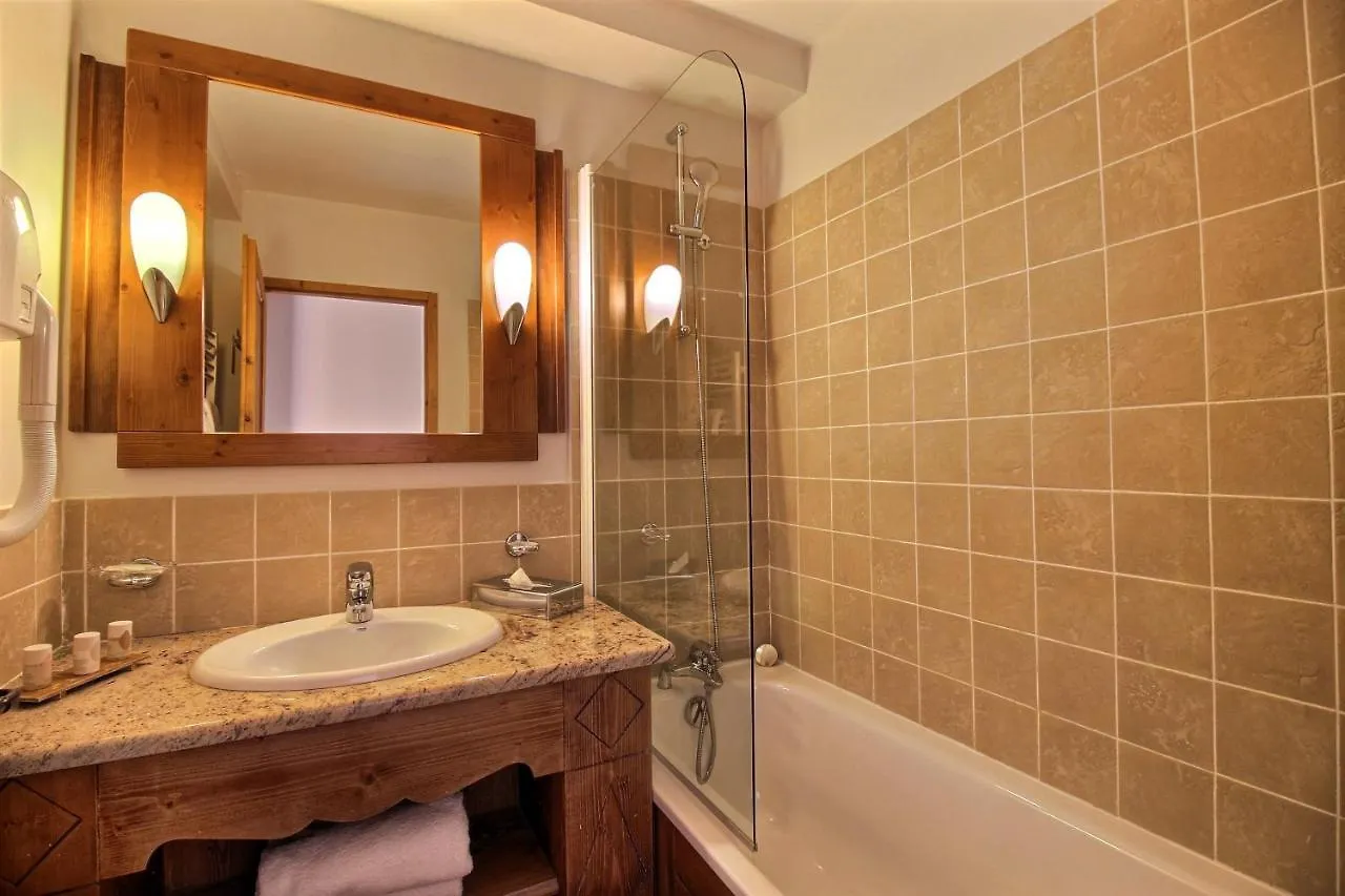 Arc 1950 - Appartement 10 Personnes Duplex Cheminee - Ski Aux Pieds - Sauna, Hammam, Jacuzzi Les Arcs  Apartment Les Arcs (Savoie)