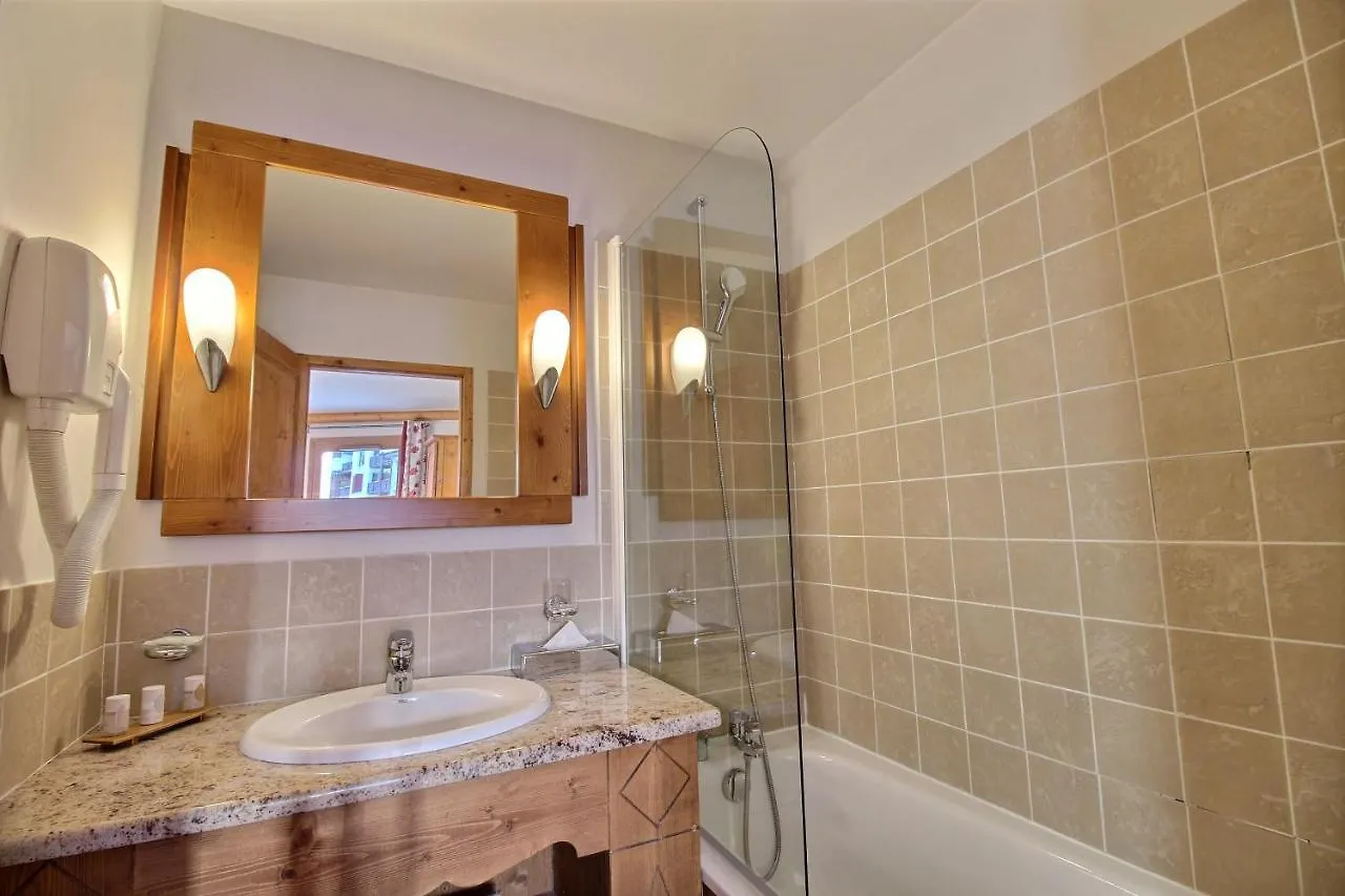 Apartment Arc 1950 - Appartement 10 Personnes Duplex Cheminee - Ski Aux Pieds - Sauna, Hammam, Jacuzzi Les Arcs  France